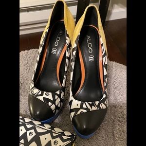 Aldo leather pumps free matching clutch purse.